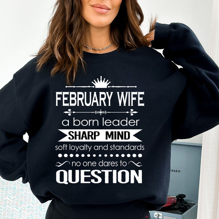 February Wife Sharp Mind - Sweatshirt & Hoodie