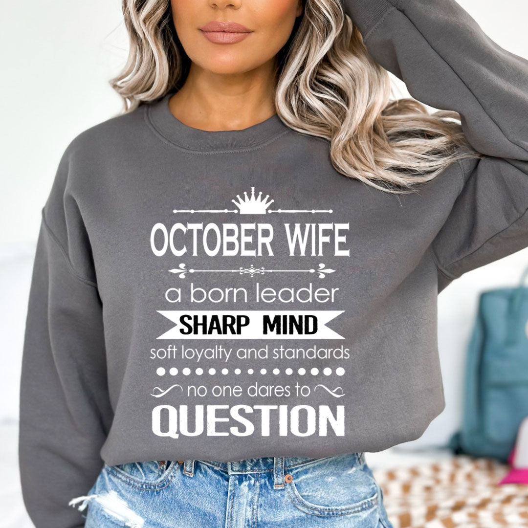 October Wife Sharp Mind - Sweatshirt & Hoodie