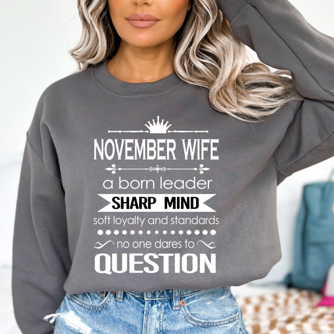 January Wife Sharp Mind - Sweatshirt & Hoodie